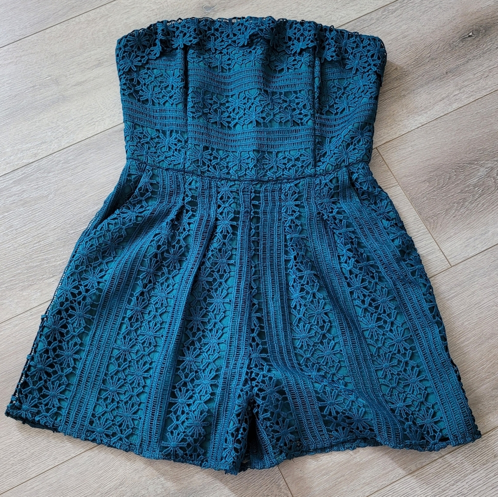 GREYLIN Strapless Short Lace Romper